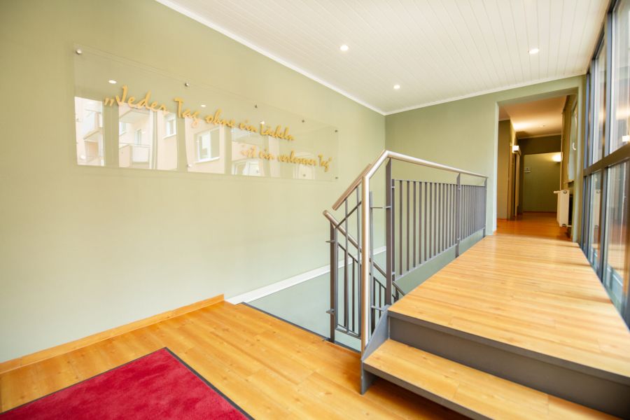 Innenansicht einer modernen Zahnarztpraxis